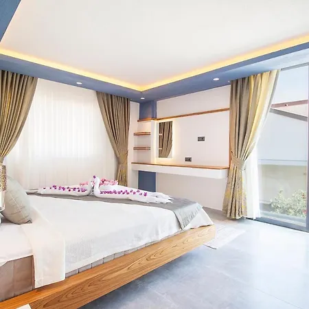 Sleeps 4 Pool Air Con Wifi *