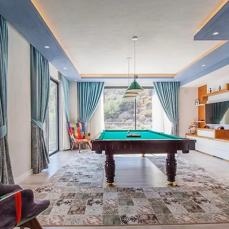 Sleeps 4 Pool Air Con Wifi *